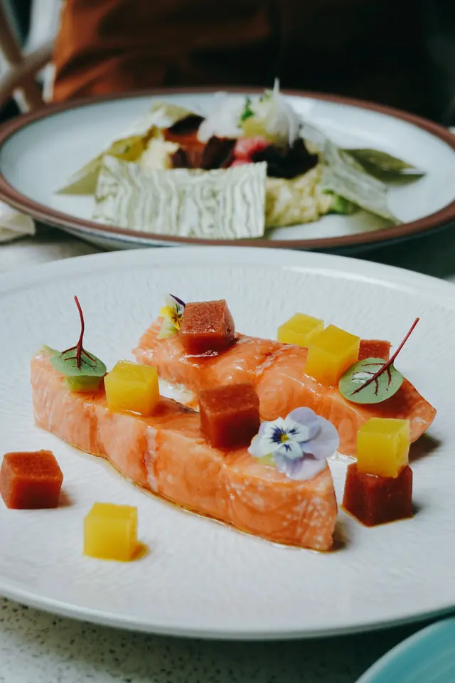 檸檬橄欖油三文魚西班牙凍湯果凍牛油果醬