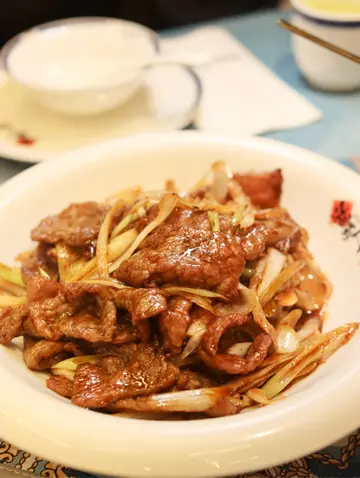 京蔥爆牛肉