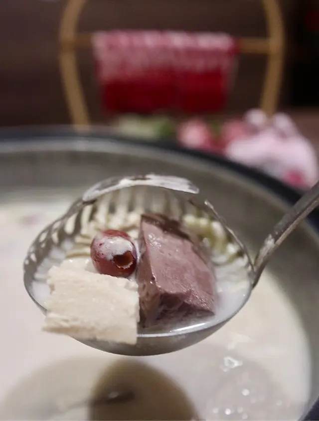 蜂巢豆腐白湯鍋