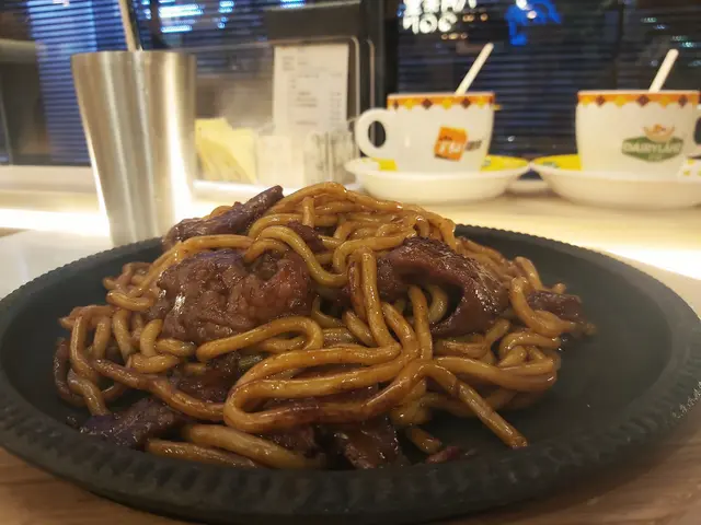 鐵板燒汁牛肉炒烏冬