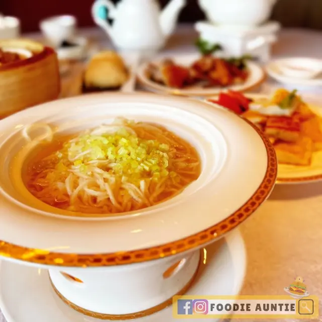 濃雞湯浸春筍絲