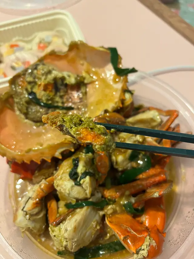 惹味炒膏蟹              慢煮雞卷釀咸蛋黃