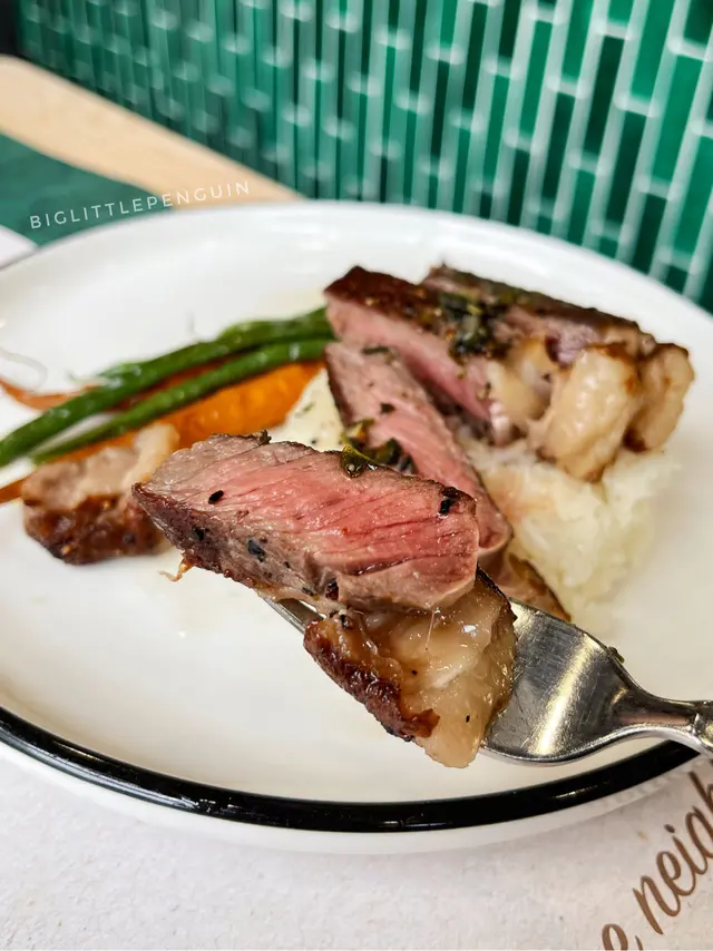 榖飼安格斯牛里脊伴牛肉飯