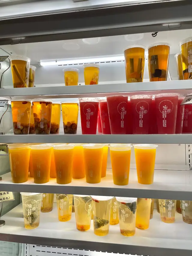 呢度D飲品真係多到不得了! 有唔同的特色茶飲、果汁,最重要唔係太甜!