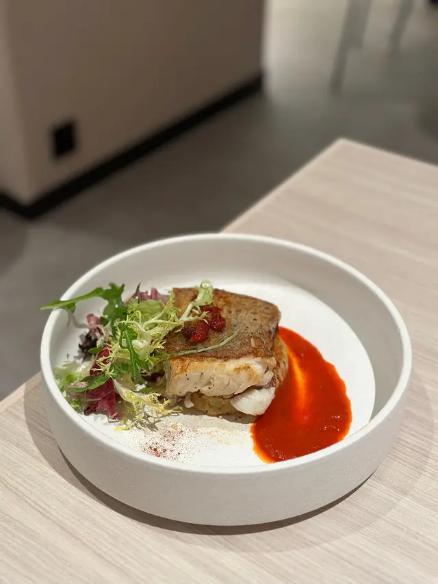 煎比目魚配蟹餅