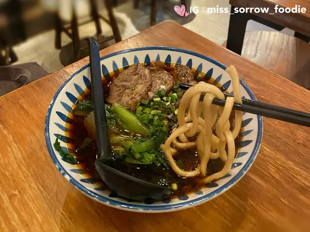 川味紅燒牛肉麵