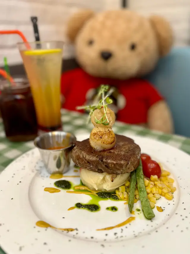 深海帶子拼燒汁牛柳