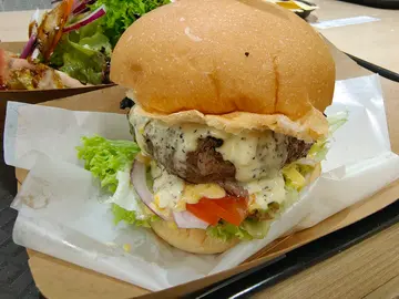 黑松露芝士牛肉汉堡