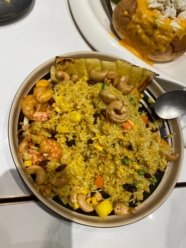 波蘿海鮮炒飯