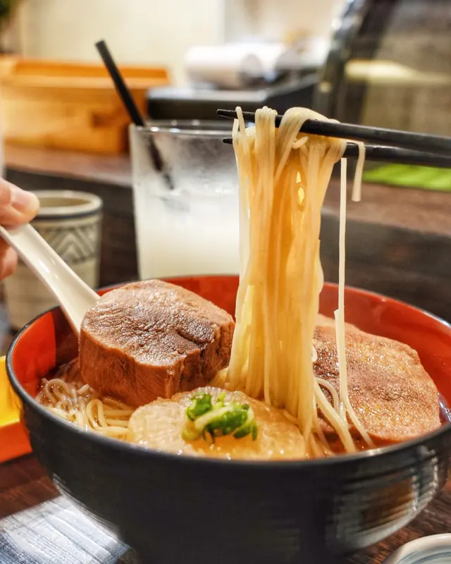 関東風慢煮牛舌素麵