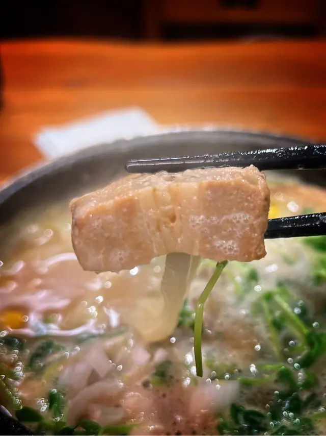 厚切豚肉一石鍋烏冬