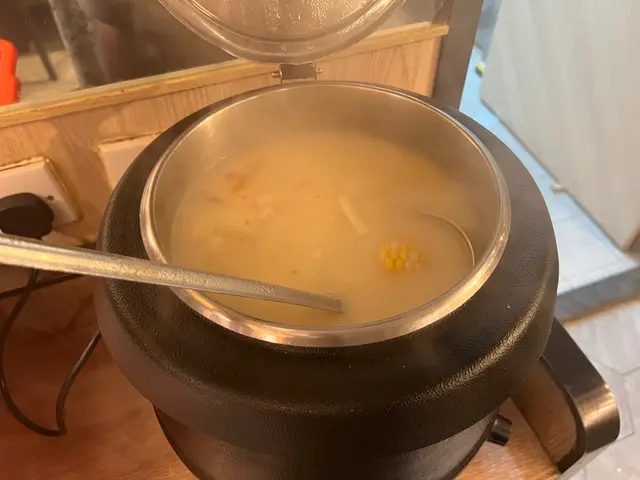 粟米紅蘿蔔椰子豬骨湯