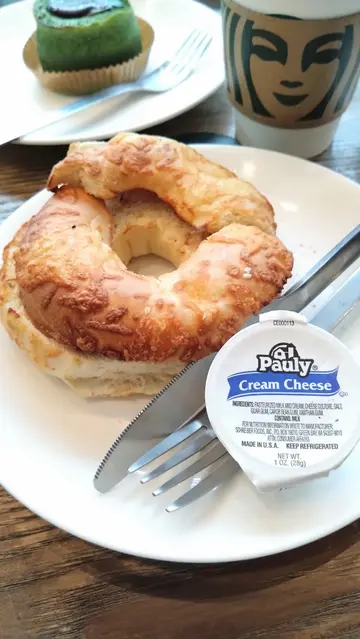 Cheese Bagel with Cream cheese