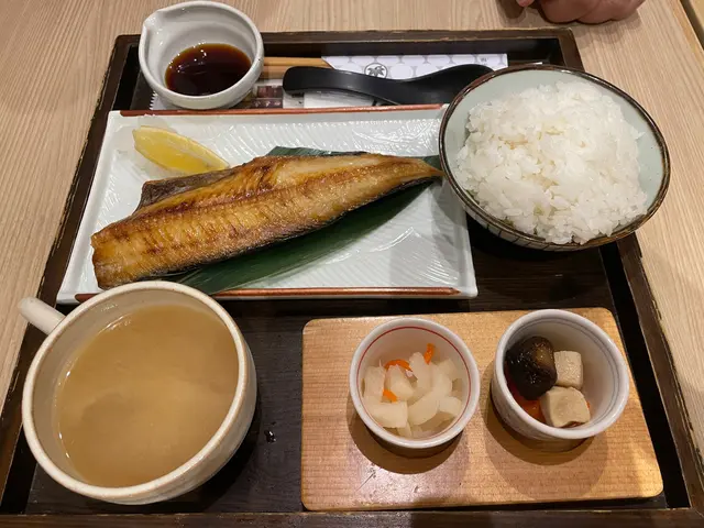 燒花魚一夜干定食