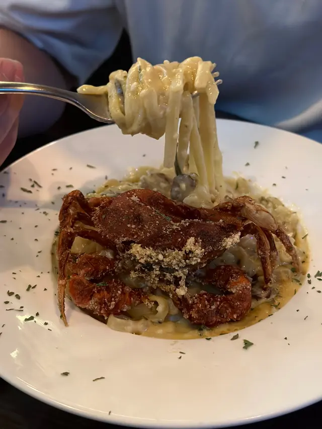 原隻軟殼蟹芝士扁意粉