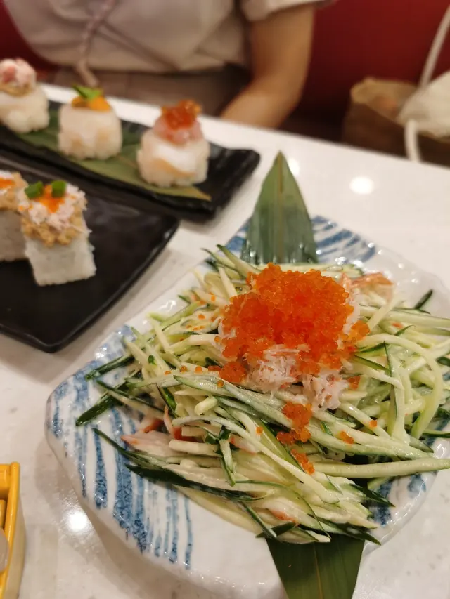 松葉蟹肉飛魚籽青瓜沙律