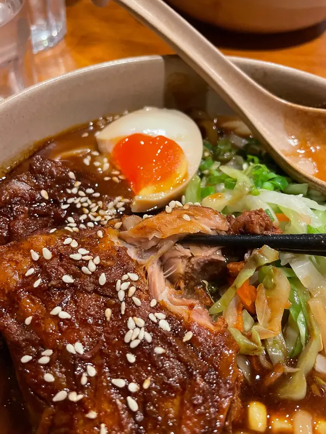 溏心蛋豬軟骨咖喱烏冬