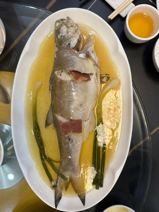 蒸得岩岩好魚肉岩岩離骨帶    雞油配上花雕真的是絕配  雞油的香花雕的濃 再配上馬友的鮮味  好食到不得了👍🏻👍🏻👍🏻