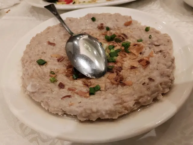 土魷蒸肉餅