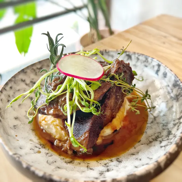 慢煮甜酒燴和牛面頰