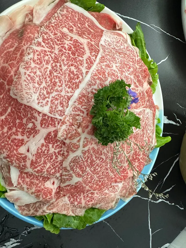 雪花好均勻有油香，肉味都唔錯