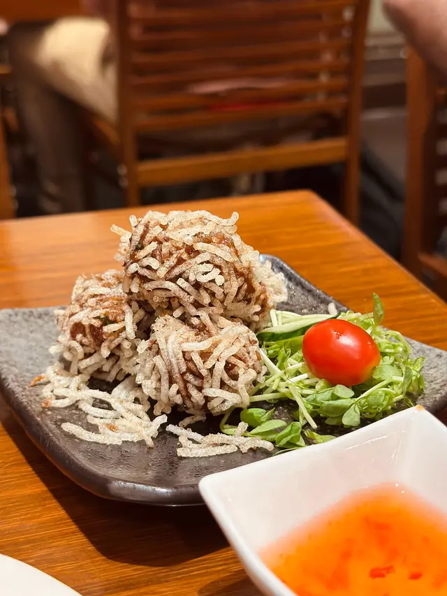 酥炸椒鹽素牛肉丸