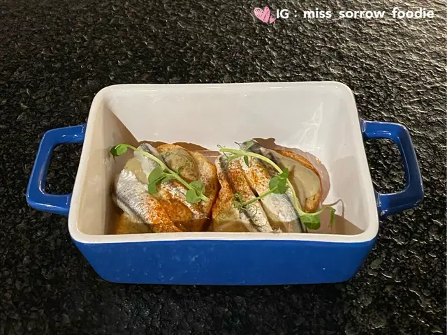 白鯷魚茄子蓉多士