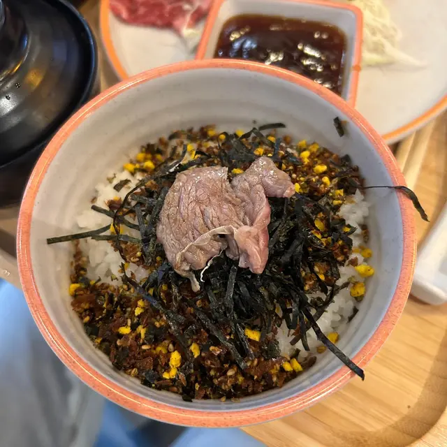 升級「紫菜味素飯+流心蛋+麵豉湯」+$35 