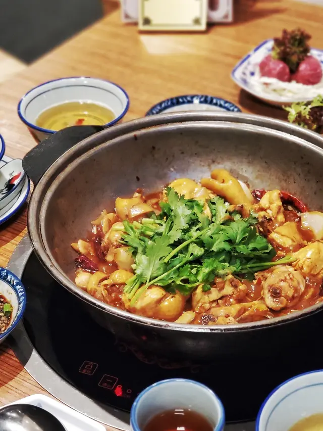 馳名重慶辣雞煲