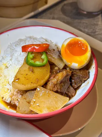 紅燒牛腩配飯