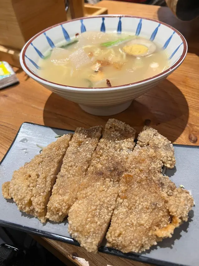 酥炸排骨麵