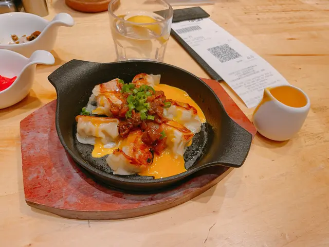 卵・和牛味噌鐵板餃子