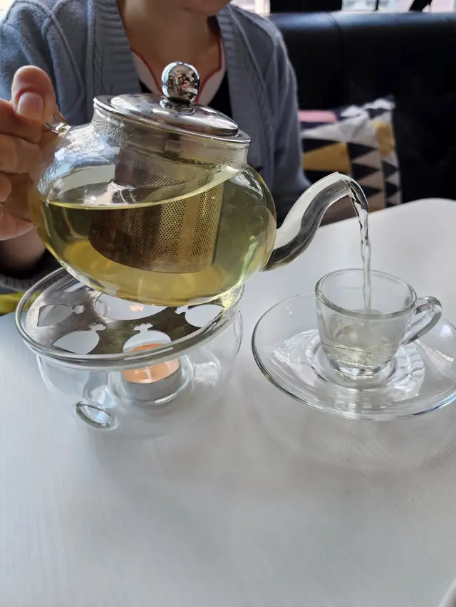 玫瑰花洋甘菊花茶