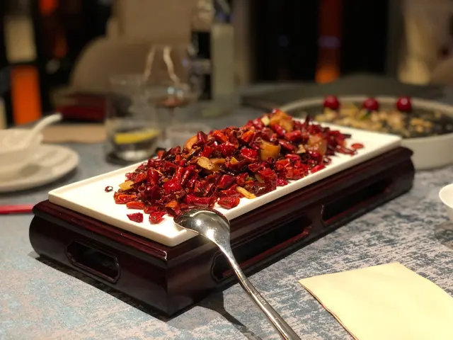 煙燻辣子通心鰻