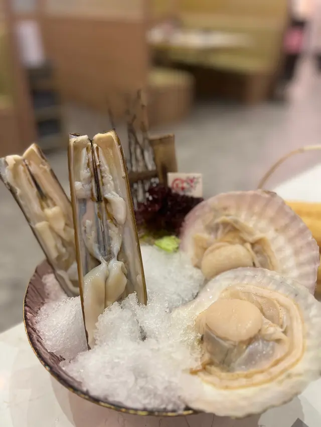 而蘇格蘭聖子皇又係好大隻，勁長，甩咗學就食得又係超新鮮！所以係識得叫值得呢個價錢！推介海鮮好味😌 回頭率🈵🈵🈵🈵🈵💯