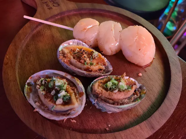 牛油半熟帶子, 香蒜燒鮮鮑魚