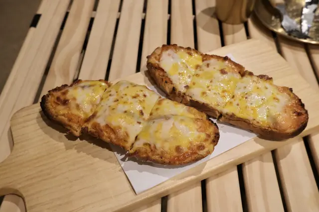 煙三文魚麵包薄餅