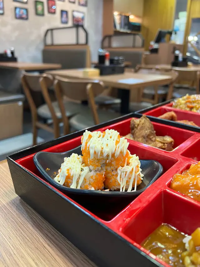 粒粒蟹籽加州卷