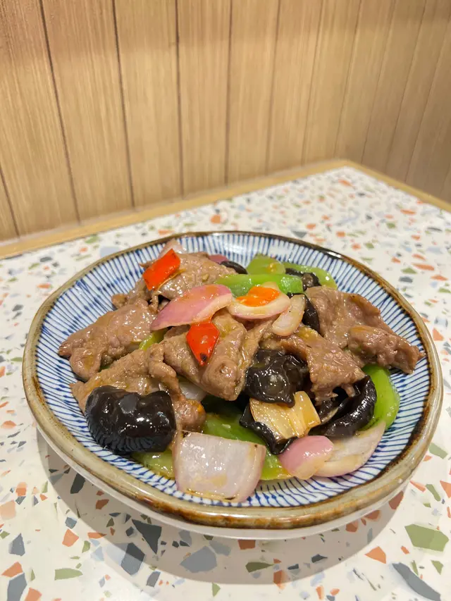 萵筍片炒牛肉