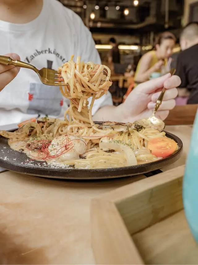 黑松露牛肝菌汁燒刺身帶子扁意粉