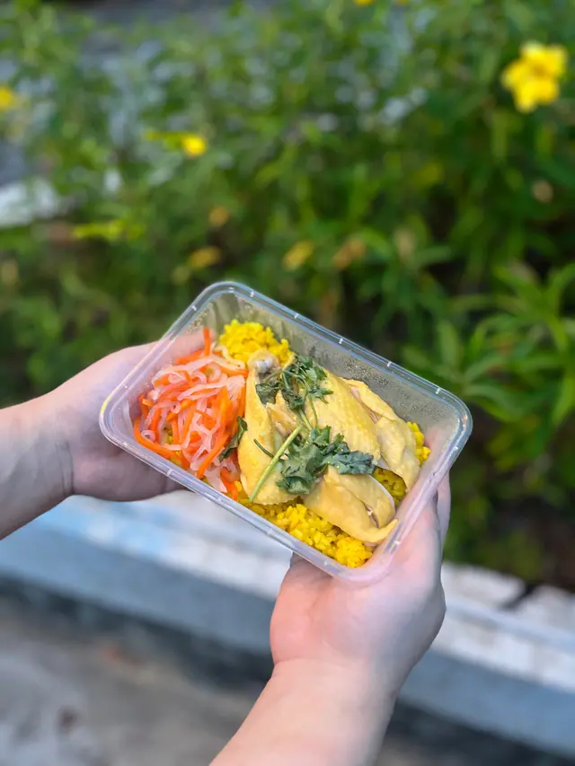 招牌無骨海南雞配椰香黃油飯