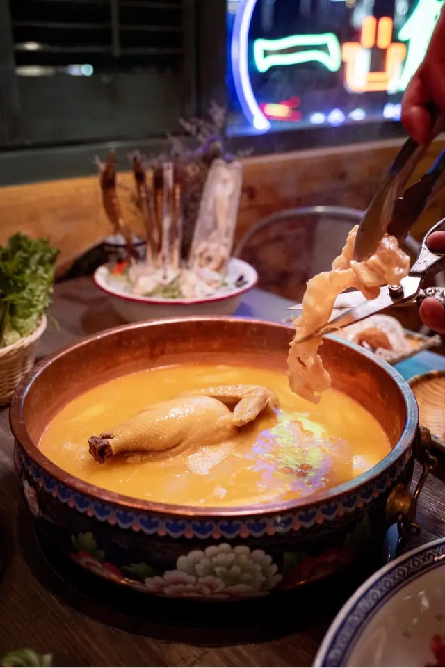 椰子花膠螺片雞湯底