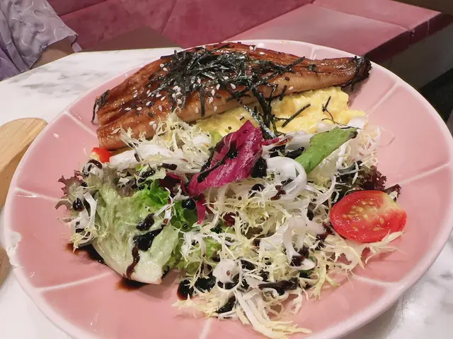燒鰻魚滑蛋蓋意式紅飯
