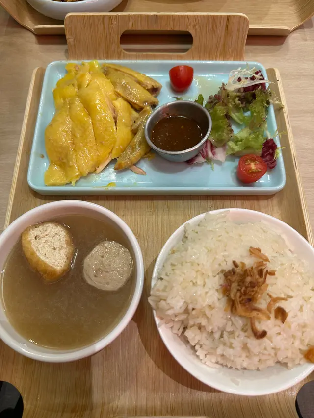 海南雞配雞油香飯配養生湯