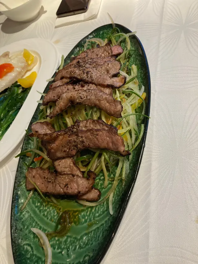 安格斯半熟牛肉沙律