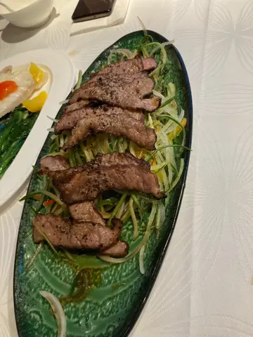 安格斯半熟牛肉沙律