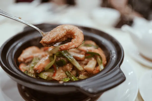 薑蔥焗中蝦煎腸粉