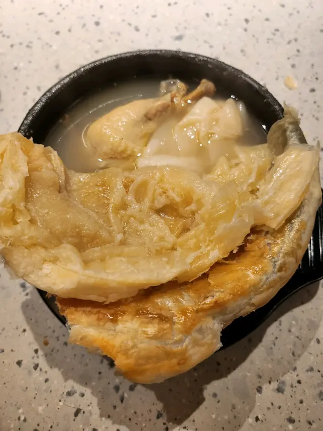 酥皮焗花膠雲吞雞