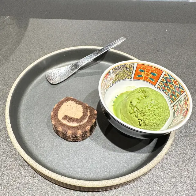 甜品 - 綠茶雪糕&朱古力蛋糕