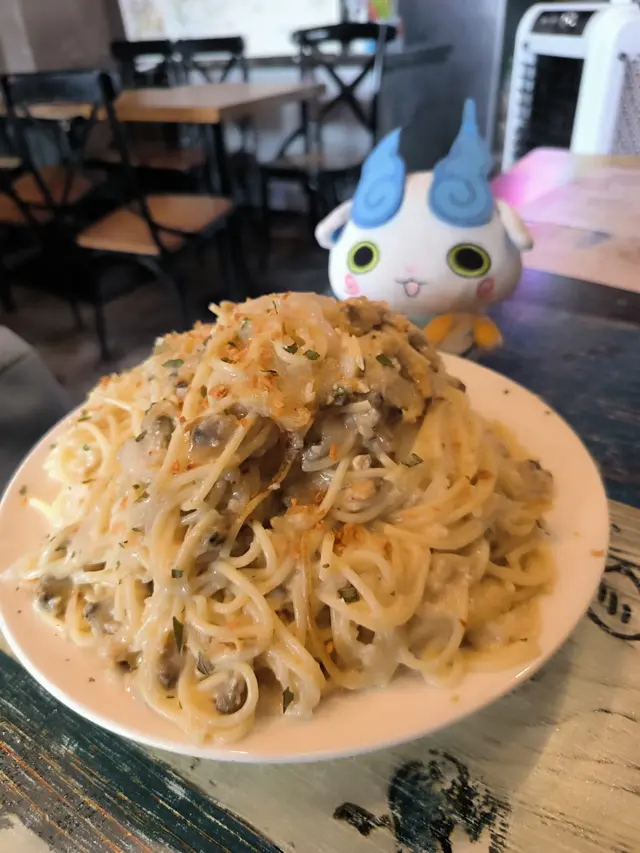 啲蜆肉好多及用咗好多蒜蓉同白酒去烹調.上枱嘅時候.味散發出一陣陣嘅蒜蓉香味！😍👍😋😋😋